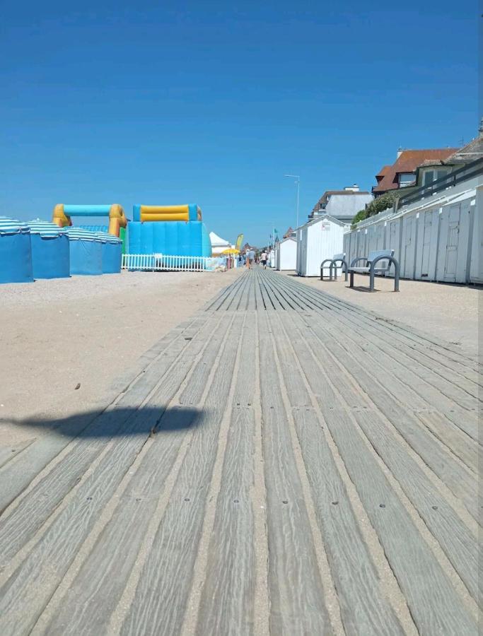 Appartement 45M2 - Proche Deauville - Vue Mer Bénerville-sur-Mer Kültér fotó